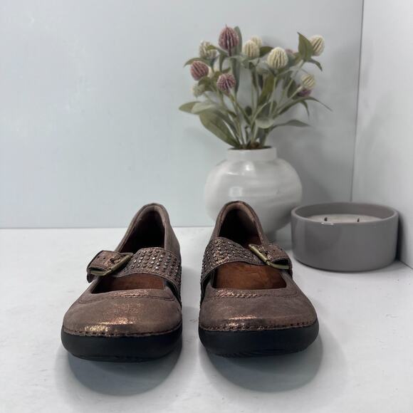 Vionic Shoes Goleta Mary Jane Bronze Metallic Studded Strap Womens 6 NWOB - Picture 3 of 9